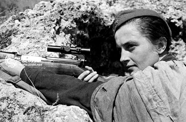 苏德战场上的冷血玫瑰 两千女狙击手击毙上万