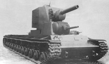 这辆kv6由于体型过长,导致跨越壕沟时折断成两截,于是,苏联最终放弃了