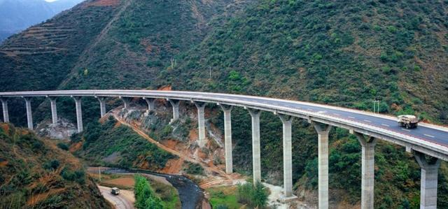 云南公投紧急融资620亿 明年要开干12条高速