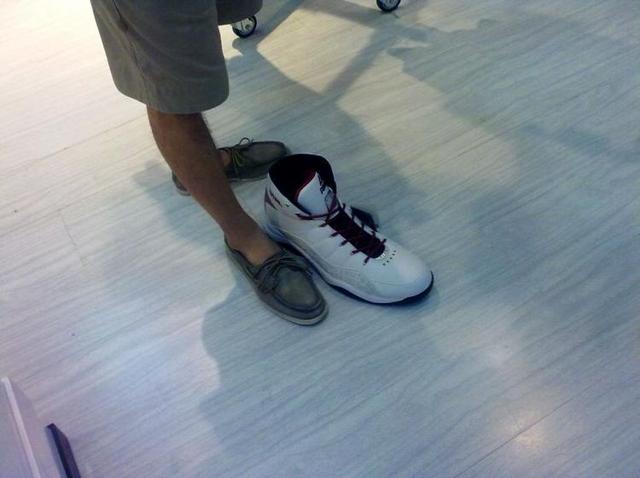 奥尼尔的鞋子有多大?NBA球星球鞋直观对比