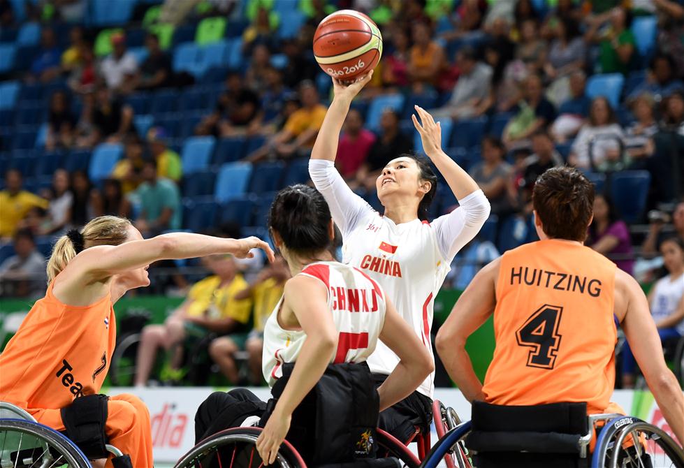 中国女子轮椅篮球队不敌荷兰队 - 体育 - 东方网