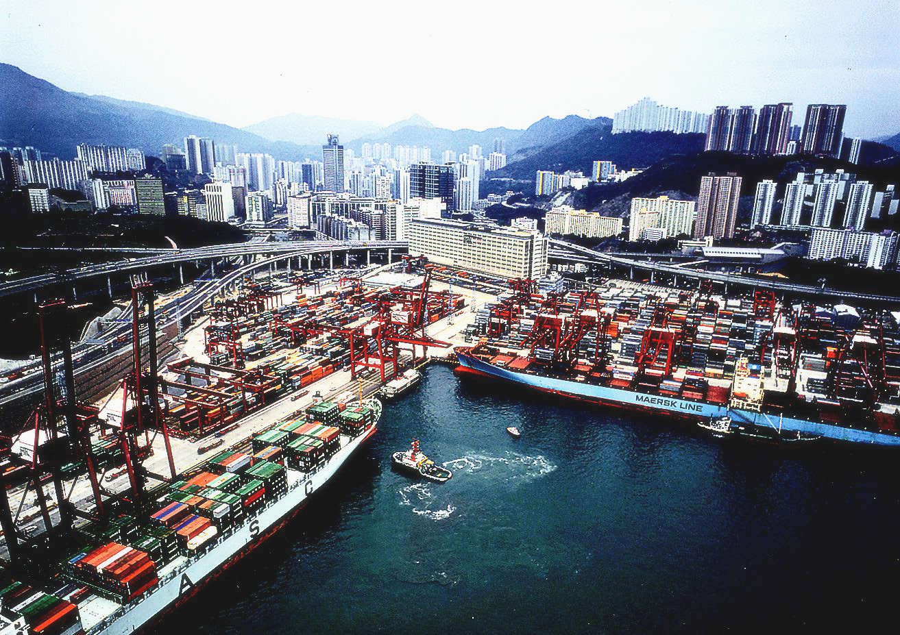 中国8月国际货物和服务贸易顺差273亿美元 - 