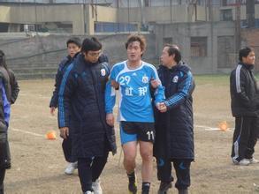 18岁的他就年薪百万 亚洲杯戏耍日本队防线成
