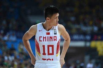 中国男篮为什么越来越差劲,最差的锋线球员还