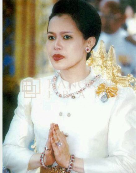 泰国普密蓬一家,诗琳通公主一直单身,很有中国