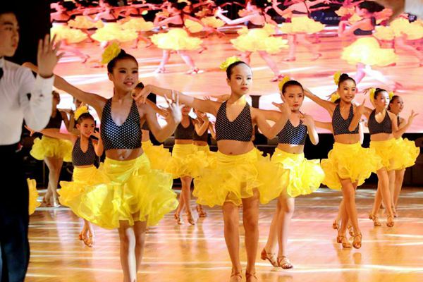 美丽南山全国共舞 中国体育舞蹈公开赛盛大开