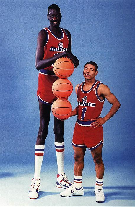 当今NBA哪支球队平均身高最高?最重的球员让