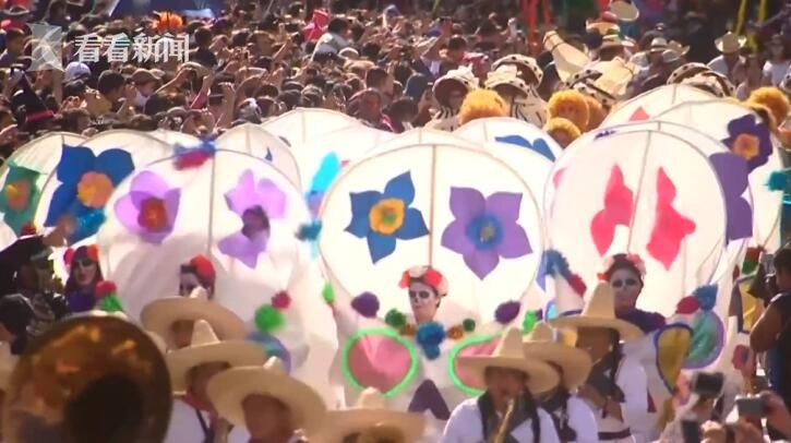 墨西哥:亡灵节大游行 重现007桥段 - 国际 - 东