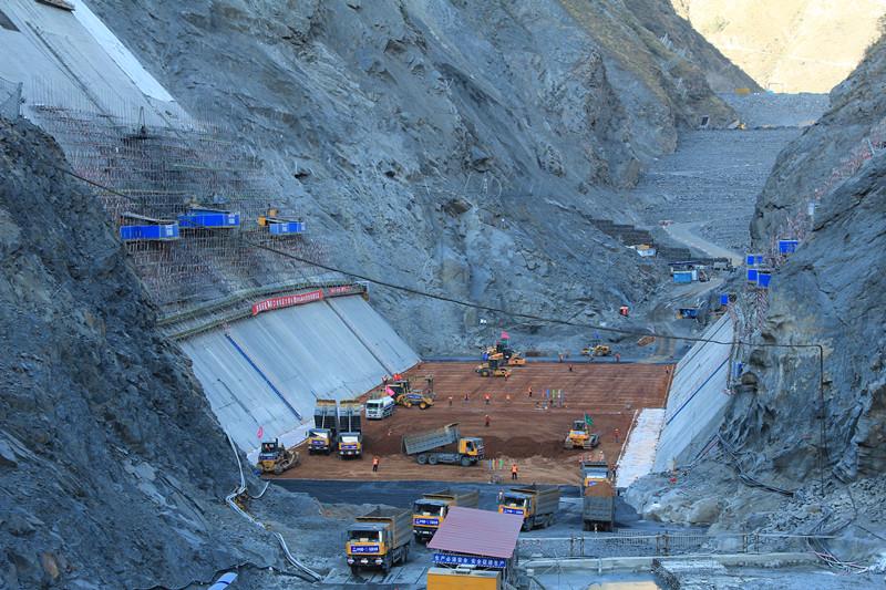 投资超青藏铁路两倍 甘孜两河口水电站主体开