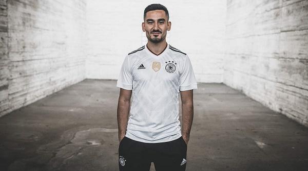 德国国家队发布联合会杯新款球衣:追忆传奇 - 