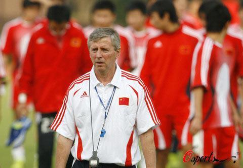中国男足历任外籍主教练,银狐里皮刚好是第十