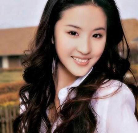 赵丽颖刘亦菲最喜欢的发型不是直发,今年流行