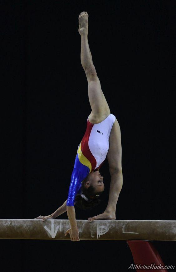 波尔加拉斯被称为最优雅罗纳尼亚体操美女 伤