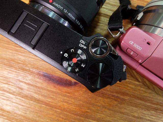 入门最佳选?小蚁微单相机PK索尼 A5000 - 科技