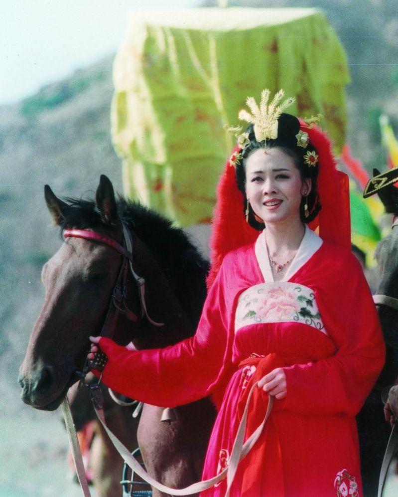 她是中国史上最成功的女外交官,远嫁他乡也不