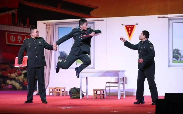 视听盛宴丨武汉军械士官学校隆重举行2017年