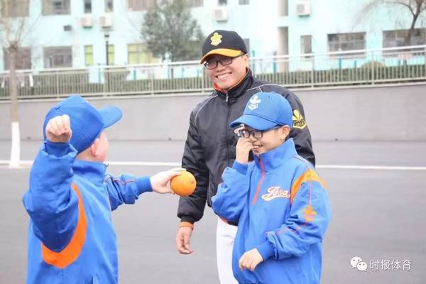 济南市棒垒球协会:兴棒球式教育 塑全面型人