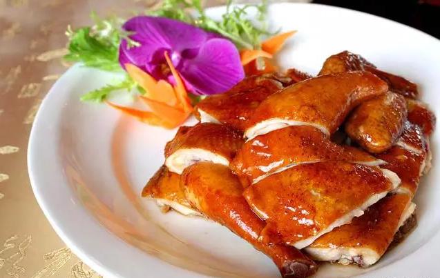 豉油鸡 一年能卖出几百万只鸡的地道粤菜 做法