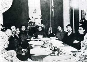 1914,袁世凯击败孙中山,恢复春节 - 人文 - 东方