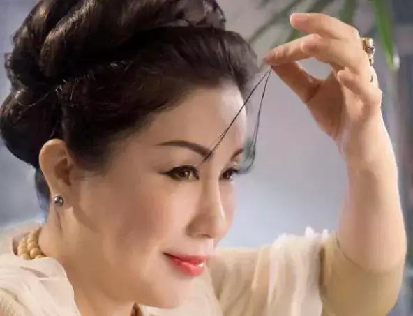 上海女子拥有世界上最长的睫毛 打破吉尼斯世