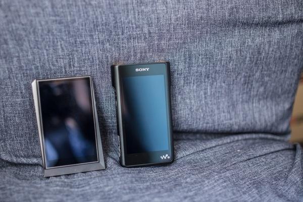 索尼黑砖NW-WM1A和AK320对比浅谈 - 科技 