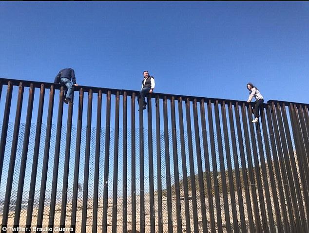 特朗普美墨边境筑墙 墨西哥议员翻墙来打脸 - 