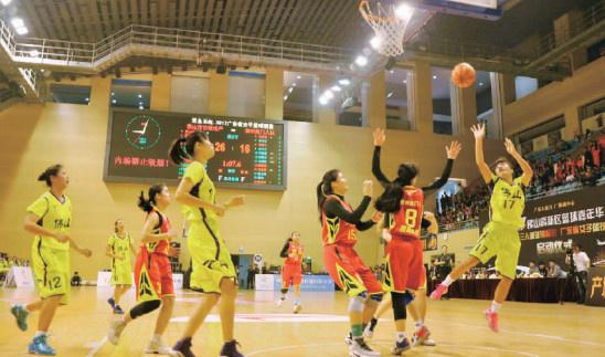 省女子篮球联赛狮山开哨 高端篮球赛事贯穿全