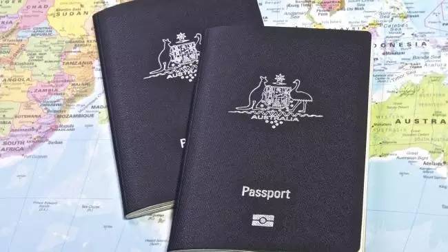 澳大利亚护照位于世界最强大的护照之列,但他