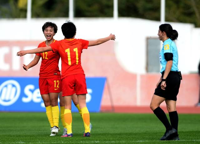 坦然面对失利中国女足队员足球就是如此 - 来福