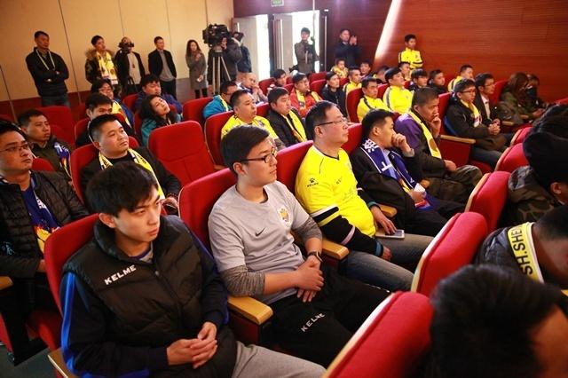 今天下午,上海申鑫足球俱乐部于金… - 体育 - 东