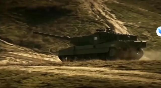 【防务时评】杜文龙点评德国豹-2坦克 实力可