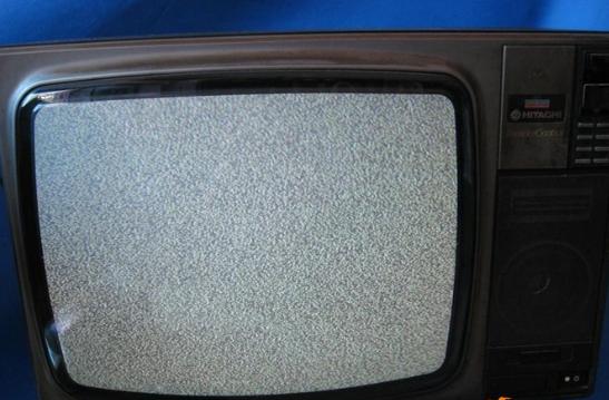 八十年代的农村,全村人就看一台电视机 - 科技