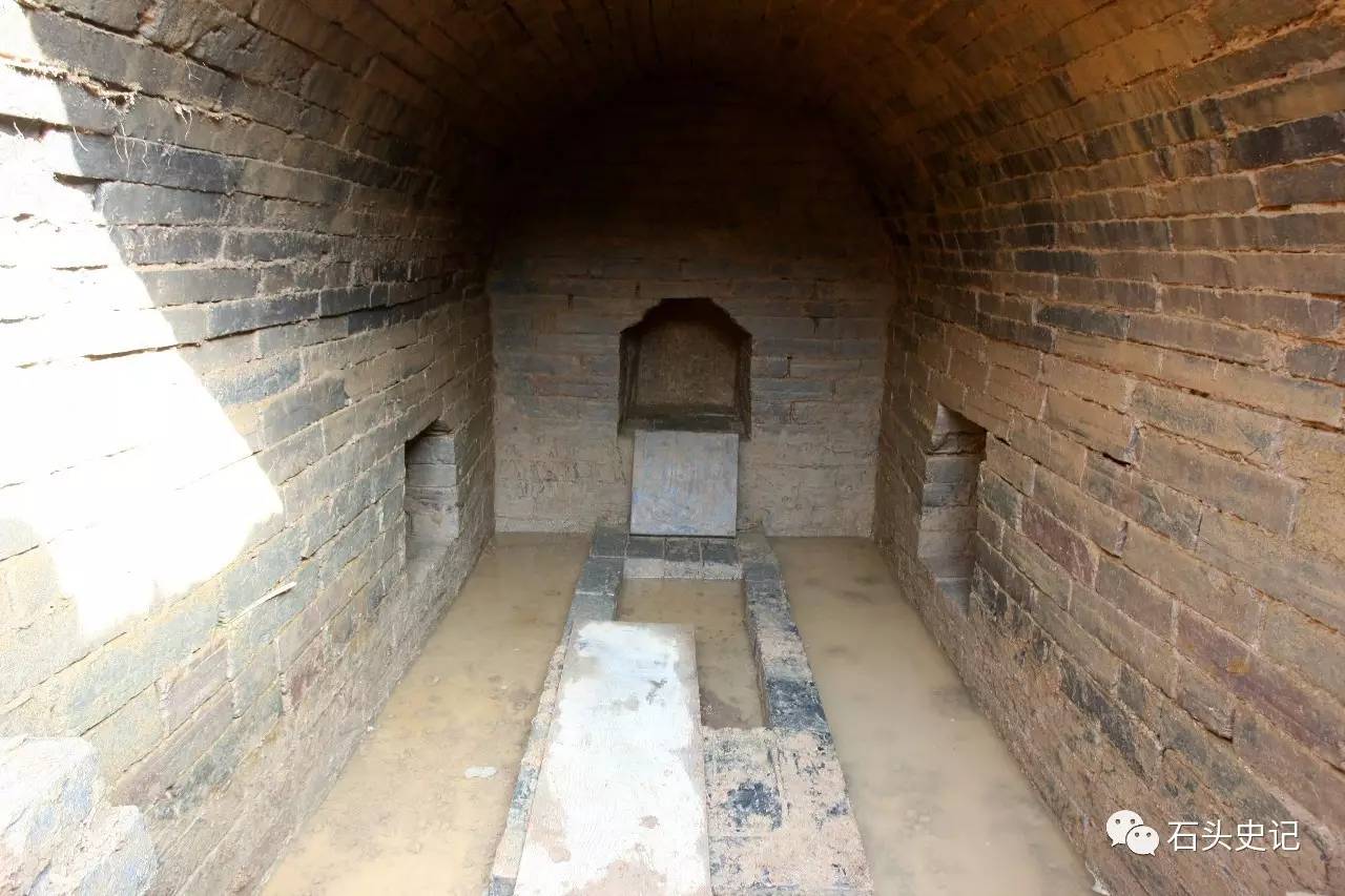 南京高校内的古墓传奇,太监墓中现铁索悬棺有