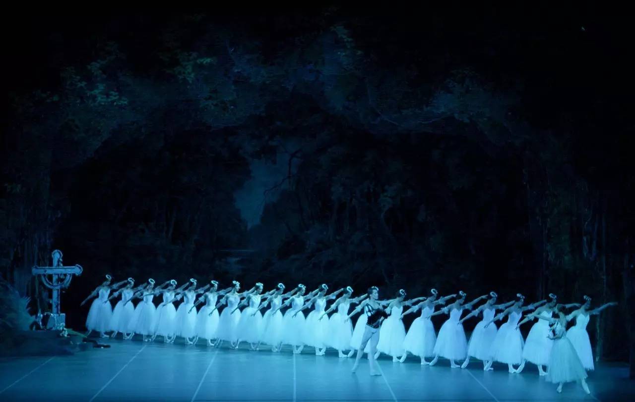 春回大地的三四月,与上海芭蕾舞团一起迎来芭