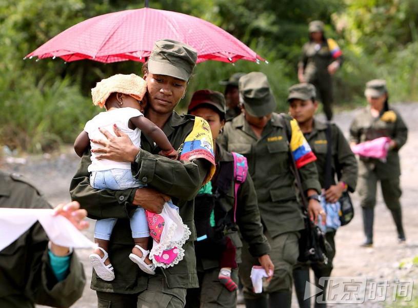 哥伦比亚叛军卸下武装 女兵放心生孩子 - 军事
