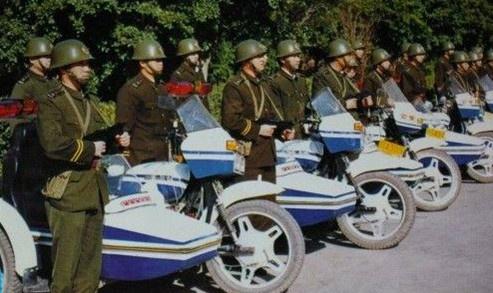 中国警察使用30年的装备 - 汽车 - 东方网合作站