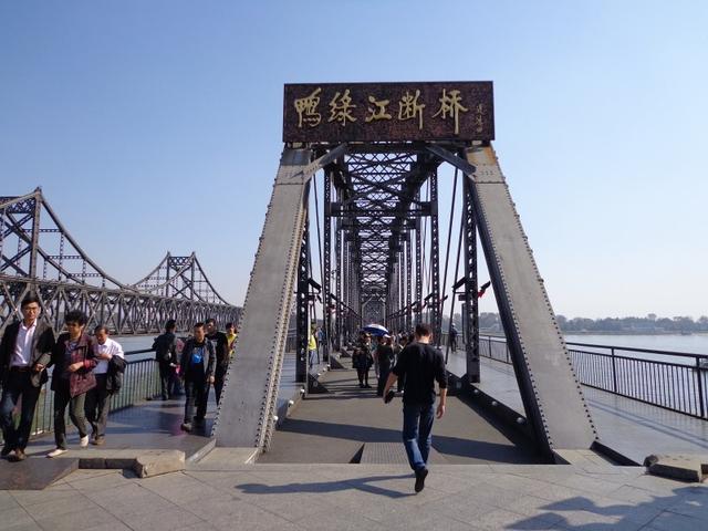 登鸭绿江断桥 追寻历史的痕迹 - 人文 - 东方网合