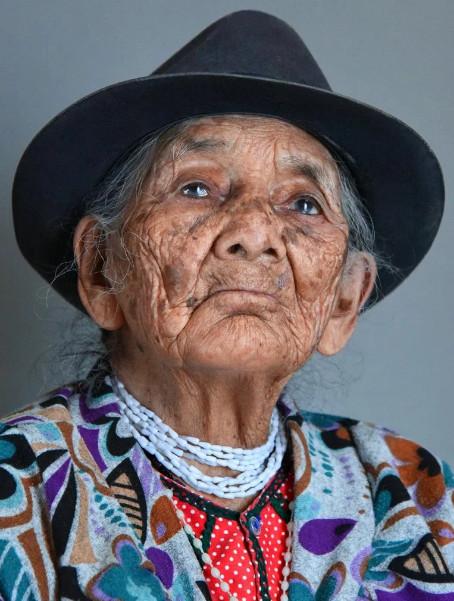 德国摄影师专拍百岁老人:衰老是一种美 - 国际