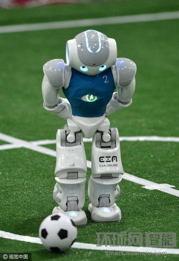 机器人世界杯赛在伊朗举行 机器人与足球现反